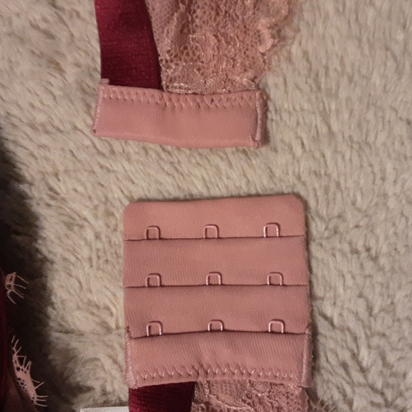 ADORE ME Size FI Elegant Pink and Red Lace Bra - Picture 4 of 8